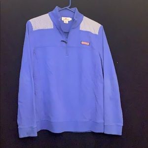 Vineyard and Vines pullover top Blue. L